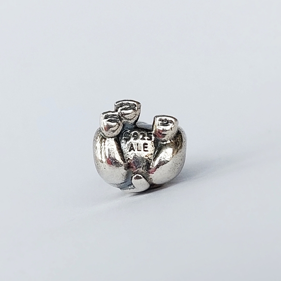 Pandors Sterling Silver Lucky Cat Charm with Pink Enamel Heart - Picture 6 of 6